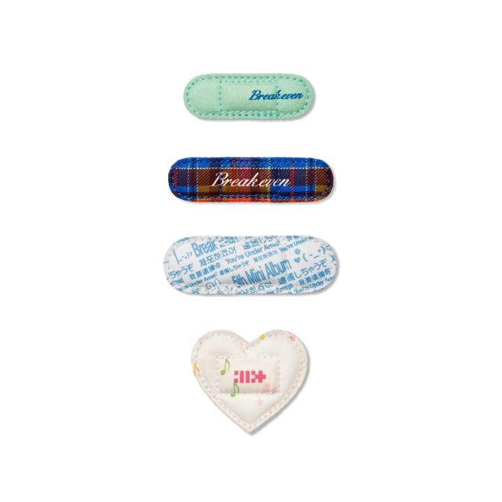 ILLIT - band badge set 1