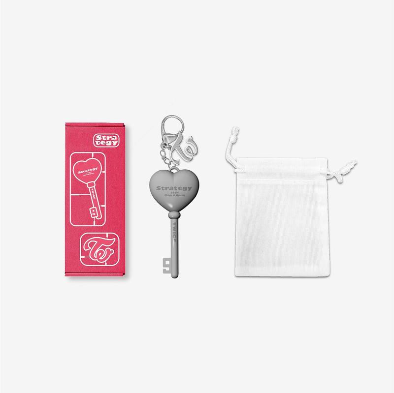 TWICE - logo keyring strategy pop-up in seoul 1