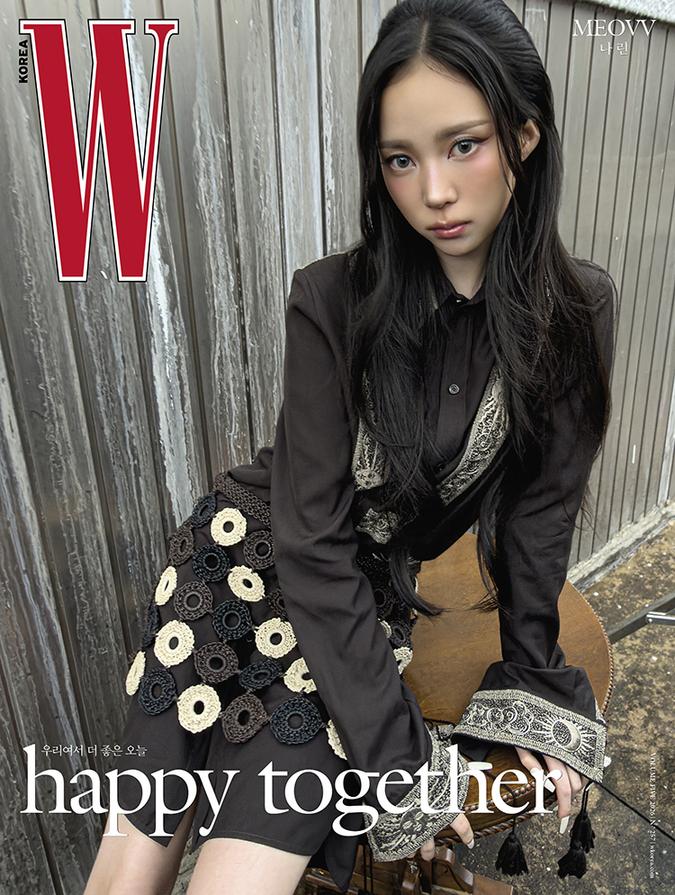 MEOVV W Korea 2026 Vol. 5 (Magazine) [Narin B Ver.]