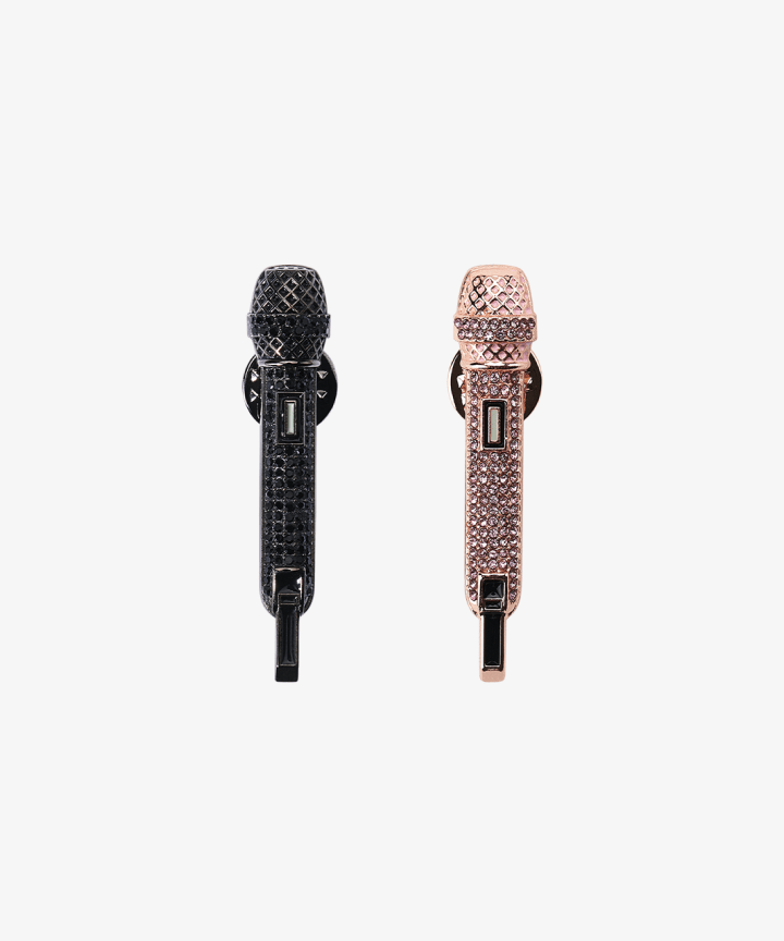 blackpink - [backstage] blackpink mic badge 1