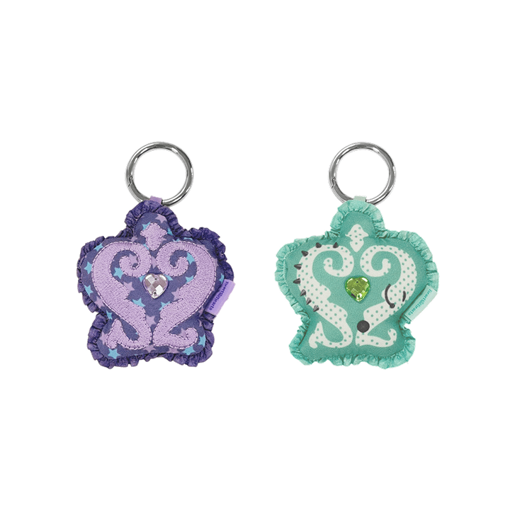 HEARTS2HEARTS - iconic heart keyring 1