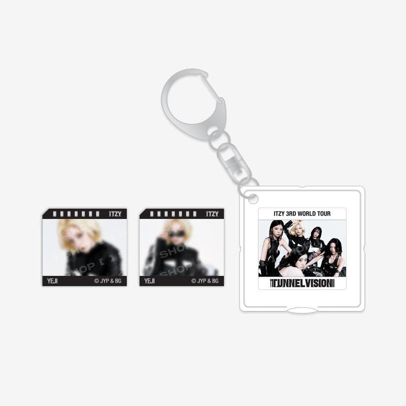 ITZY - photo slide keyring - 3rd world tour [tunnel vision] 1