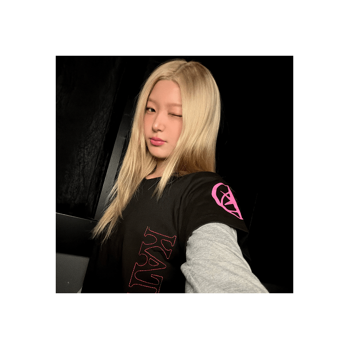 Katseye - katseye x eyekons logo stitch black t-shirt 1