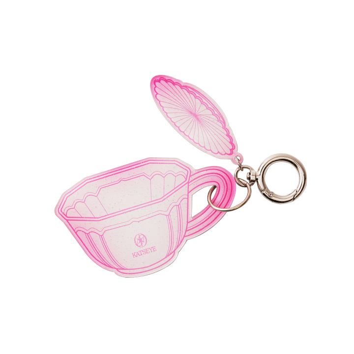 KATSEYE - teacup keyring 1
