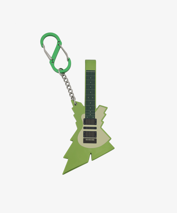 Le sserafim - guitar keyring 1